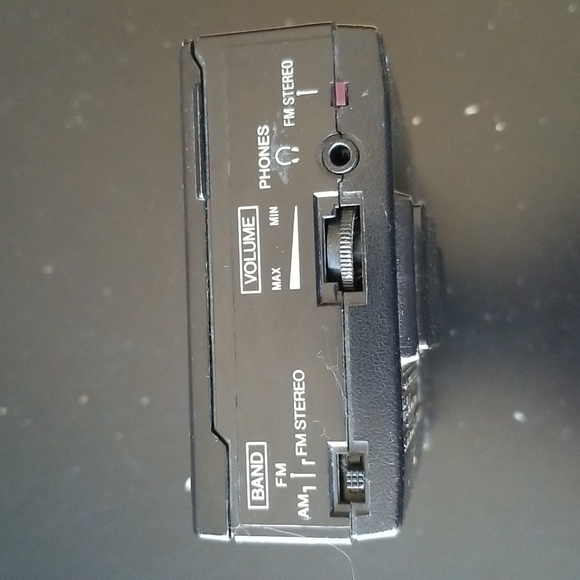 Sanyo AM/FM Stereo Cassette Player with 3 Band Equalizer MGR74 - Picture 3 of 6